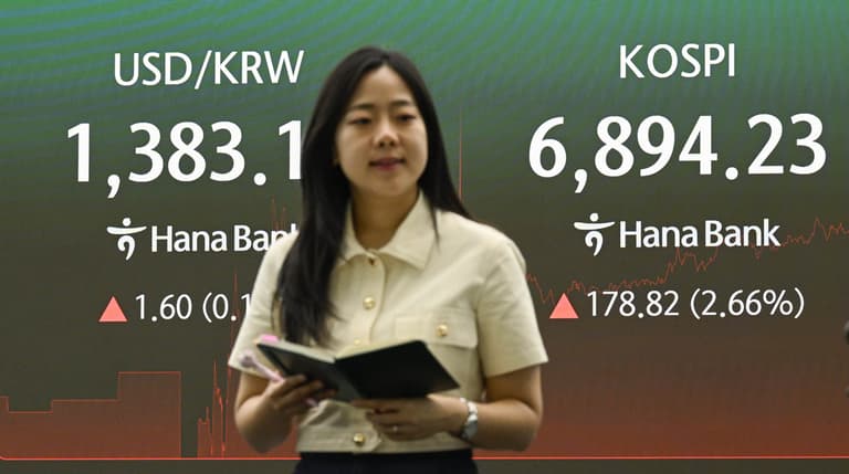 외국인, 한국 주식은 8개월 만에 사고 채권은 13배 더 팔았습니다 🔀