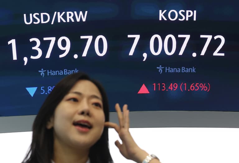 코스피 7,000 되찾은 주, 돈이 가장 많이 들어온 곳은 현금성 ETF였다고? 🚪