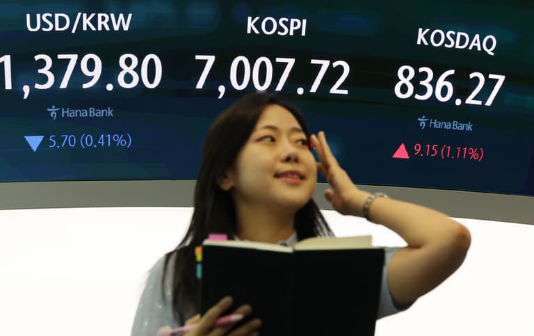 코스피가 7000선을 되찾은 날, 개인은 2조 9790억 원을 팔았습니다 🌕