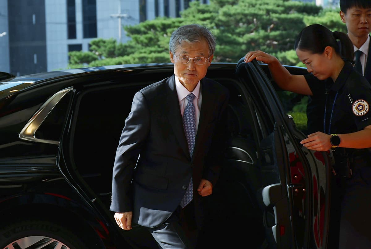 8월 18일 제청, 열흘 뒤 온 재제청 요청 — 조희대 대법원장이 거부하다