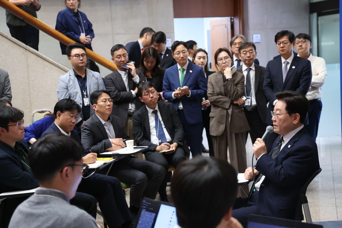 李 “구조적 다수론이 쌍팔년도식 정치?...그런 상상 이해 안돼”