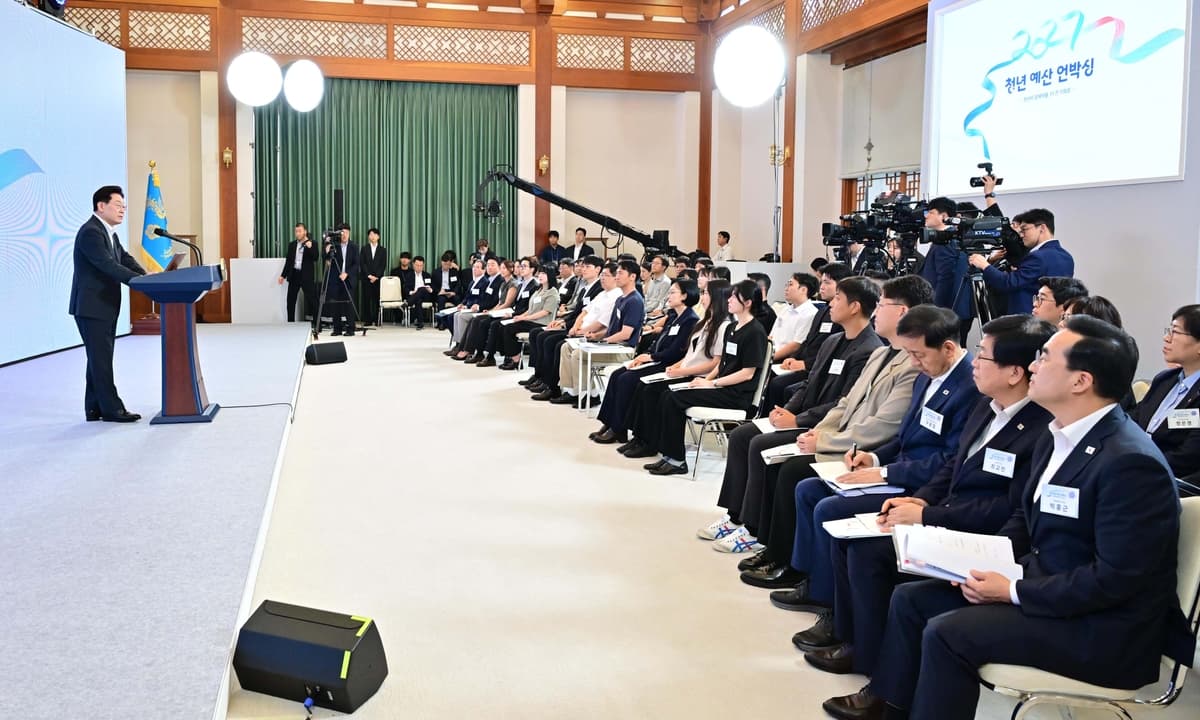 2030 신규채용 역대 최저…‘취업 한파’에 소득까지 줄어