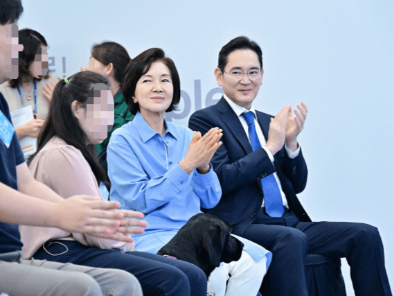 홍라희, 삼성전자 지분 0.11% 이재용 회장에 매각…1.9조 장외거래
