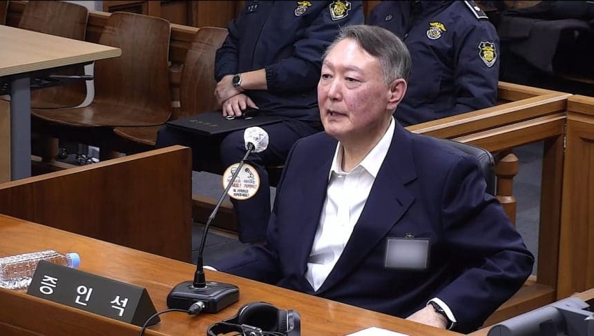 윤석열 전 대통령, 불기소됐던 디올백 사건이 기소로 뒤집혔습니다