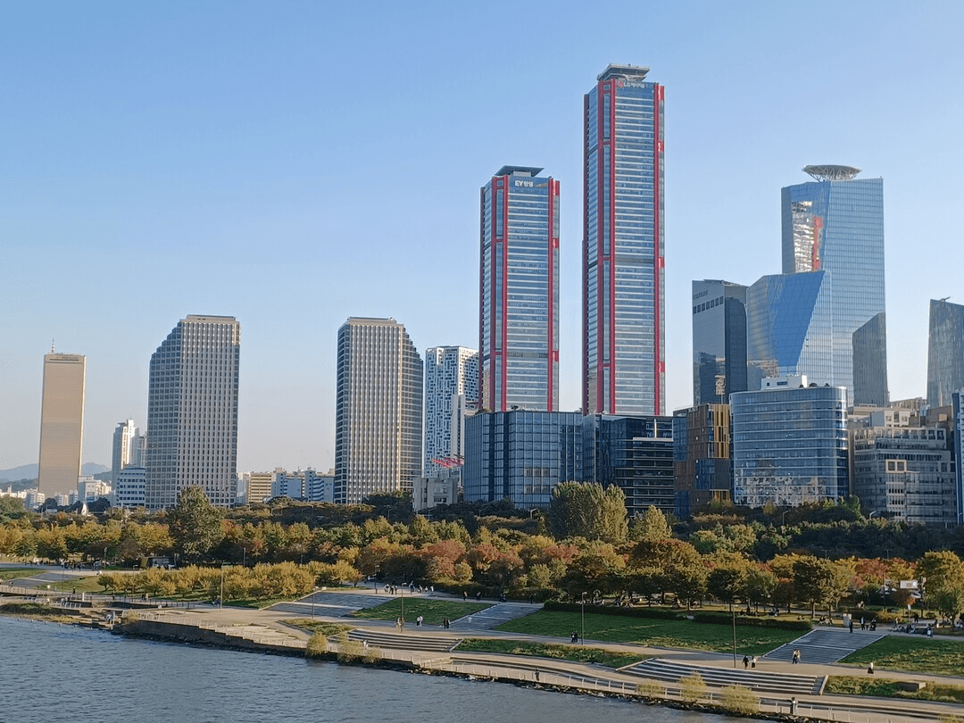 국고채 금리는 1.4%포인트 올랐는데, 저축보험 이율은 내려갔습니다