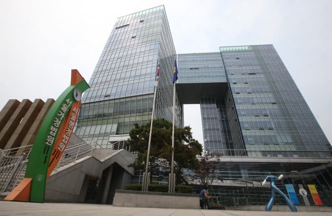사회 | 비상장주식 물납 거부, 자산 많은 회사 주식도 안 받아준다고? 🧾