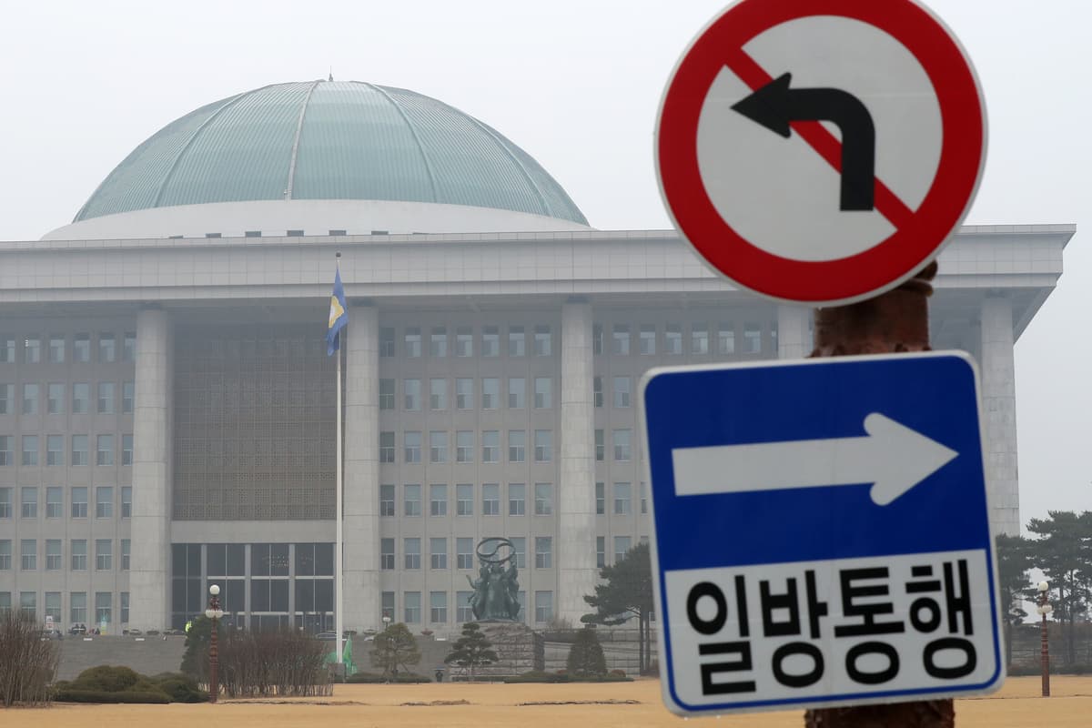 금융 | 의무공개매수 정무위안, 대주주만 다 팔고 나는 10%만 팔 수 있다고? 🪑